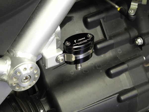 DÄS-​Halter-Kit mit Bremsflüssigkeitsbehälter für Fußbremse STELVIO